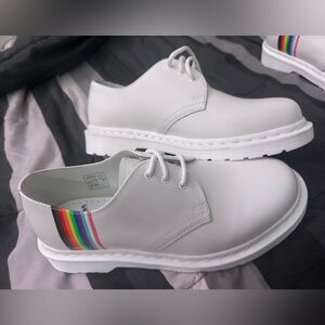 PRIDE DR. MARTEN UNISEX White Smooth Leather LBGQT Oxford Shoes Size 9 new!